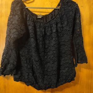Trovare nwot ladies lace bell sleeve blouse
